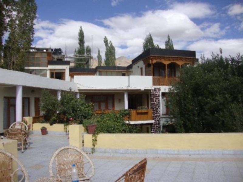 Hotel Pangong Leh Esterno foto
